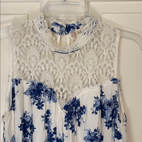 Dainty Sundress - Picture 2 of 3